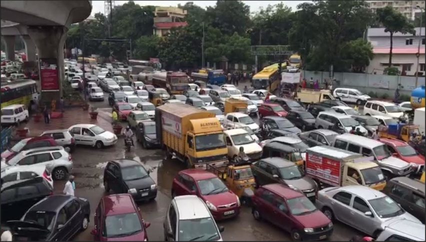 hyderabad-traffic-rain-screenshot