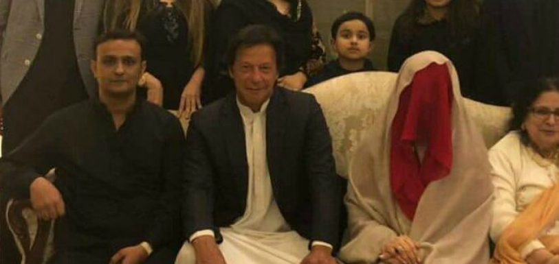 Imran Khan Weds His Spiritual Guide Bushra Maneka Imran Khan Weds His Spiritual Guide Bushra Maneka,Mango News,Breaking News Live Updates,Imran Khan Weds Bushra Maneka,Bushra Maneka Wedding Images,Imran Khan Wedding Photos,Imran Khan Married Spiritual Guide Bushra Maneka,Imran Khan and Bushra Maneka Wedding Ceremony,Imran Khan Wedding Pics,#ImranKhan