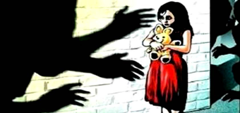 Hyderabad Police Rescue Minor From Sexual Predator Hyderabad Police Rescue Minor From Sexual Predator,minor girl rescued,Hyderabad Police Rescued girl,Hyderabad Police Mallesh felicitated with a Good Citizen Award,alleged sexual predator kidnapped Minor girl,Hyderabad minor girl case,Hyderabad news 2018,National news,Politics news 2018,Mango News