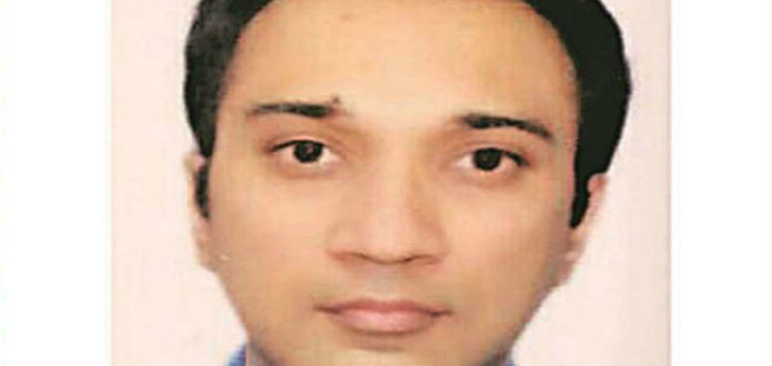 Siddharth Sanghvi: HDFC’s Vice President Found Dead Sidharth Sangvi: HDFC’s Vice President Found Dead, Missing HDFC Bank Vice President found dead, Body of missing HDFC vice-president found, HDFC Bank Vice President Sidharth Sangvi Passed away, Sidhart Sangvi Vise President of HDFC Latest Updates, Mango News, Murdered HDFC Bank vice president's body found in Kalyan, HDFC VP Sangvi Murder Case Latest Update