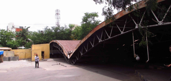 TSRTC Demolishes Nizam Era Heritage Site, Hyderabad loses Nizam era landmark, Nizam era Hangar, Mango News, Telangana State Road Transport Corporation, century old Nizam era bus terminal, Gowliguda bus terminal, Nizam era bus stand, dismantling Nizam era bus terminal