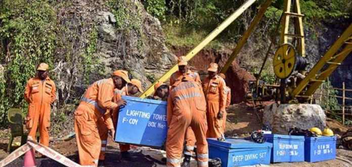 Rescue Operations Should Continue Says SC Rescue Operations Should Continue Says SC, Meghalaya Miners latest news, Continue Operations to Rescue Miners, Meghalaya llegal mines,Meghalaya miners trapped, Supreme Court on Miners Trapped, rescue miners trapped in Meghalaya, Mango News