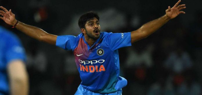 India V/S Australia - Vijay Shankar Makes ODI Debut India VS Australia - Vijay Shankar Makes ODI Debut, India vs Australia 3rd ODI update, Vijay Shankar latest news and updates, Mango News, Virat Kohli Australia ODI, Melbourne ODI latest news, Vijay shankar gets debut, Ind vs Aus One Day Match, India Australia Cricket Match