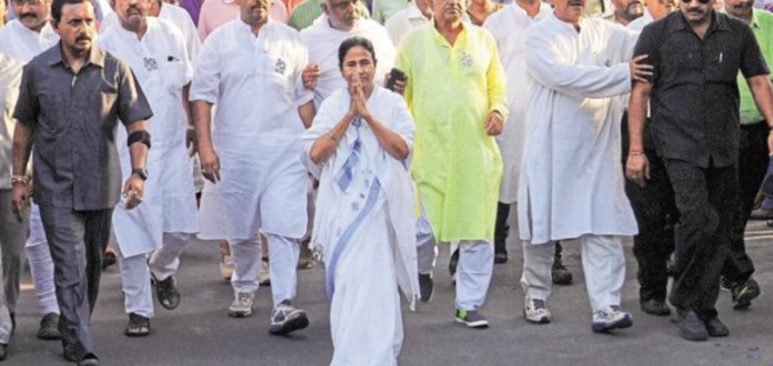 WB CM To Continue Protest In National Capital WB CM To Continue Protest In National Capital,Mamata Banerjee Calls Off Dharna, West Bengal CM Mamata Banerjee Latest News,CBI Vs Mamata Banerjee, Rajiv Kumar Kolkata Police Commissioner, Mamata vs CBI, Mamata Banerjee ends dharna,Mango News