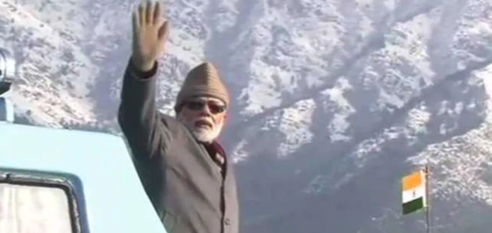 Modi Is Waving At Imaginary Friends Says Mehbooba Mufti, Modi trolled on social media, PM Modi Dal Lake Tour, Mehbooba Mufti Troll Modi, Mango News, Narendra Modi Boat Ride, Mehbooba Mufti former Chief Minister Jammu and Kashmir, Modi Jammu and Kashmir Tour, upcoming Lok Sabha elections