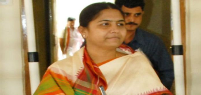 Lok Sabha Elections – Sunitha Laxman Reddy To Join TRS? Lok Sabha Elections Sunitha Laxman Reddy To Join TRS?, Sunitha Laxman Reddy in TRS Party, Mango News, Ex Minster Sunitha Laxman Reddy Joins TRS, Telangana Lok Sabha Polls, Telangana LS Elections, Lok Sabha elections 2019 live updates, 2019 Lok Sabha elections, 2019 general elections, TRS Party Latest news, KTR and KCR News