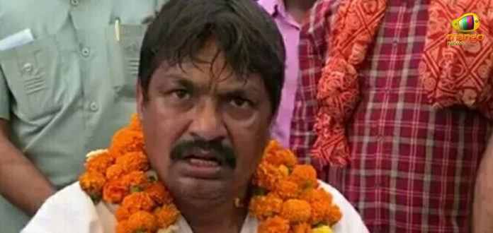 Lok Sabha Elections – After Azam Khan, This BSP Candidate Violates MCC Lok Sabha Elections – After Azam Khan This BSP Candidate Violates MCC, Lok Sabha election tracker LIVE, MCC violations, MCC Violation by BSP Candidate, Mango News, General Elections 2019, Lok Sabha Election 2019 LIVE Updates, #Elections2019, Guddu Pandit violated MCC, Guddu Pandit remarks on Raj Babbar