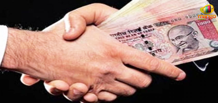 Leh – CCTV Footage Reveals BJP Bribing Journalists, Leh journalists accuse BJP of bribing, BJP MP bribing reporters, BJP MP CCTV Footage, Ladakh Journalists news, Lok Sabha Elections 2019, BJP Bribe news, Hotel Singge Palace CCTV Footage, Mango News