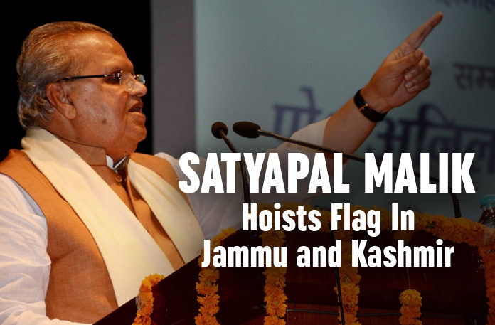 Satyapal-Malik-Hoists-Flag-In-Jammu-and-Kashmir