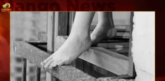 Telangana: Student Ends Life, Jumps From Hostel Building Telangana: Student Ends Life Jumps From Hostel Building,Telangana Student Ends Life,Jumps From Hostel Building,Student Ends Life,Mango News, Hyderabad,Hyderabad Crime News,Telangana Crime News,Hyderabad Crime News Yesterday,Telangana Crime News Today,Hyderabad Crime Branch,Hyderabad Crime,Hyderabad Crime News And Latest Updates,Hyderabad Crime News Telugu,Hyderabad Police News