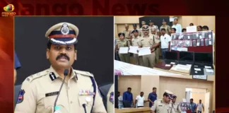 Cybercrime Branch Busts Gang Involved In Data Theft: Hyderabad Cybercrime Branch Busts Gang Involved In Data Theft Hyderabad,Cybercrime Branch Busts Gang In Data Theft,Hyderabad Gang Involved In Data Theft,Mango News,Police Arrest Six Online Fraudsters,Telangana Police on Who Stolen 16 Cr People Personal Data,People Personal Data Across India Stolen,Telangana Cyberabad Police,Telangana Crime News,Cyberabad Police Bust Gang Stealing Data,Telangana Cyberabad Police Latest News,Telangana Online Fraudsters News Today,Telangana Crime News Updates