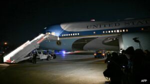 5sa4al04_air-force-one-donald-trump_625x300_21_January_26
