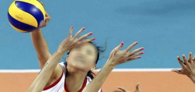 Chinese teen Volleyball player delivers baby in gym toilet and got back to game