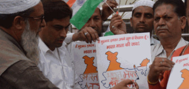 Congress leader Mohammad Imam writes 'Bharat Mata Ki Jai' with blood