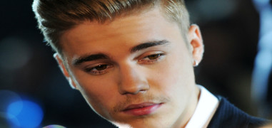 Justin Bieber Sued for $1,00,000 Dollar