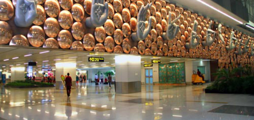 Kashmiri Girl Detained At Delhi Airport For “Carrying Bomb” Text On Luggage