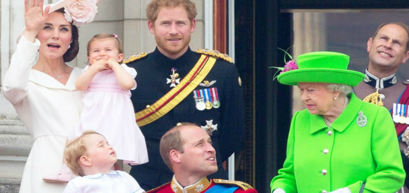 Watch: Queen Elizabeth II Scolding Prince William On Buckingham Palace Balcony - Mango News