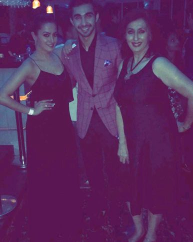 In Pics: Divyanka Tripathi-Vivek Dahiya's Grand Reception In Mumbai