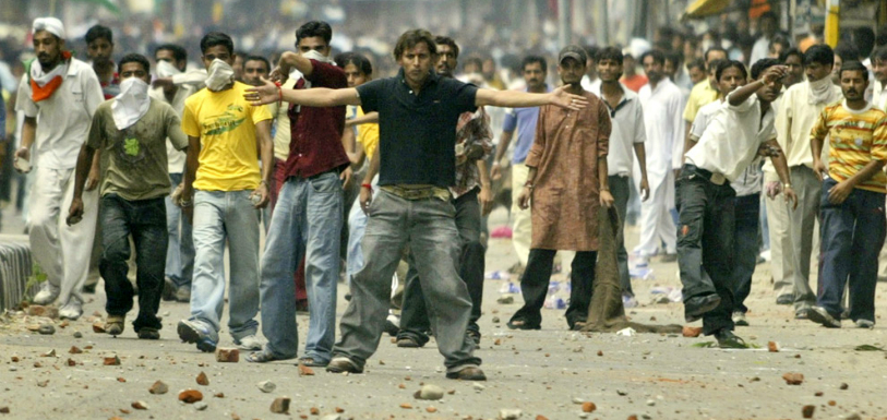 Death Toll Increases: 30 Died, 1,200 Injured In Kashmir