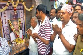 20 rupees doctor men at shop