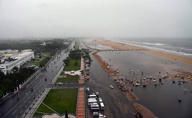 Low-lying areas in Andhra Pradesh and Tamil Nadu have been evacuated ahead of Cyclone Vardah to minimalise causalities.