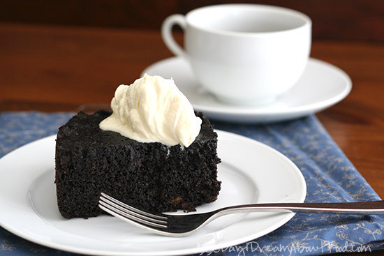 low-carb-slow-cooker-chocolate-cake- best food new year