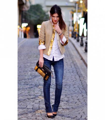 A denim paired with white shirt and a brim sequined jacket is the best attire to maintain a low profile at work place.