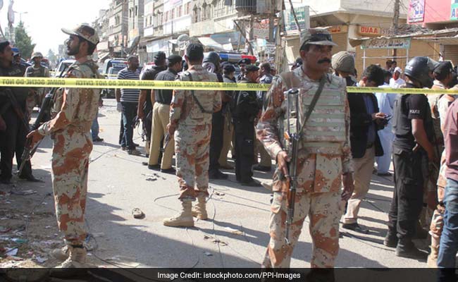 police at pakistan bomb blast