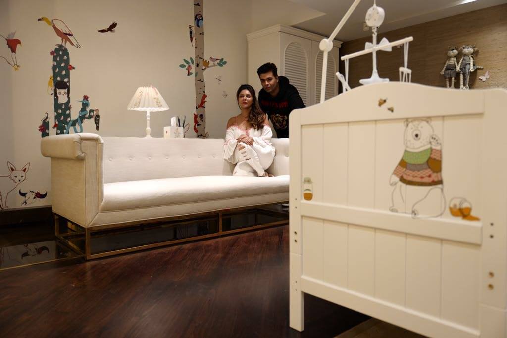 Gauri Khan & karan Johar in his house