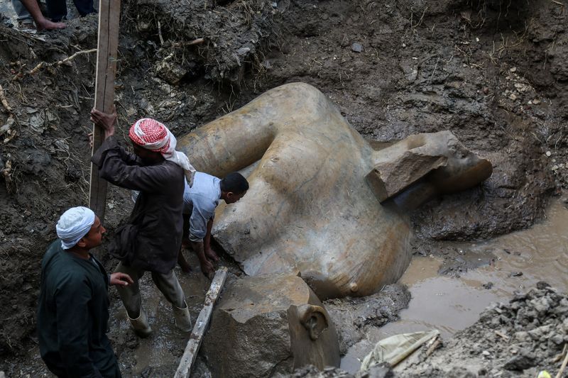 Giant statue as old as Egyptian,Egyptian civilisation ,Egyptian unearthed in Cairo,Giant statue, Giant statue as Egyptian civilisation,Cairo,Egyptian Cairo,mango news,international news,world news