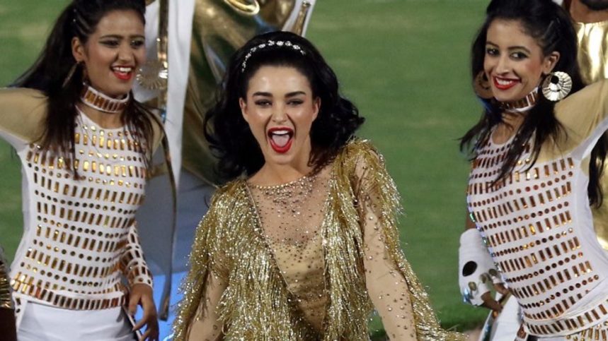Amy Jackson dancing at IPL Opening Ceremony