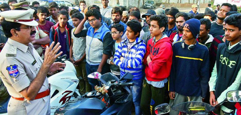 Hyderabad Racers Arrested,Hyderabad news, case filed against Racers, Racers drives over speed, 18 arrested for overspeed, Traffic Training Institutes