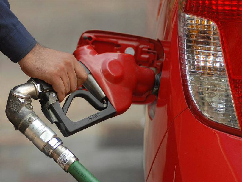 Petrol Prices Slashed ,no hike on Petrol Prices, Indian Oil Corp,Petrol Price at Rs.2.16,Petrol Price reduced,petrol diesel price today,petrol diesel price news latest,petrol price