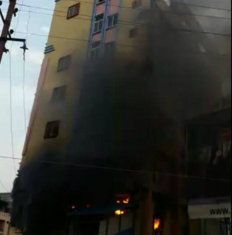 Fire in Shamshabad , fire accident in shamshabad,Hyderabad,Shamshabad Fire,Hyderabad news,Anupama Residency lodge, fire tenders, Fire in Shamshabad 2017,Anupama Residency caught fire in Shamshabad ,Shamshabad Fire incident,Shamshabad Fire incident 2017