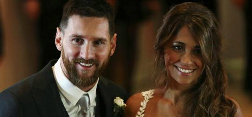 Lionel Messi Marries Childhood Crush,Lionel Messi and Antonella Roccuzzo,Buenos Aires,style Rosa Clara,Colombian pop star Shakira
