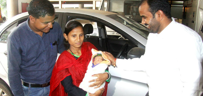 Woman Delivers Baby Boy in Ola Cab in Pune,Woman Delivers Baby Boy in Ola Cab,Mango News,Pune Woman Delivers Baby Boy,Ola Cab Breaking News,Pune Woman Delivers Baby Backseat in Ola Cab,Ola Cab Company Announce free rides for Woman Next 5 Years