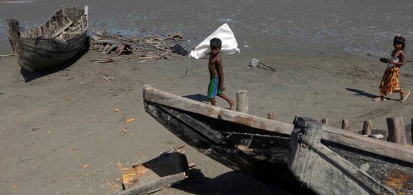 Bangladeshi Authorities Destroy Boats,Bangladesh Boats Carrying Rohingya Muslims,20 Boats destroyed by Bangladeshi Authorities,Boats Ferry Rohingya From Myanmar,Mango News,Bangladesh Crime News,Latest Breaking News