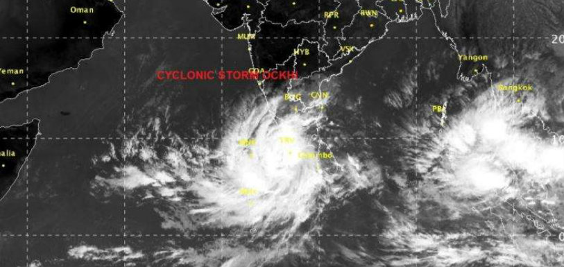 Cyclone Ockhi Causes Chaos In Southern,Mango News,Cyclone Ockhi Live updates,Tamil Nadu Breaking News,Tamil Nadu and Kerala Heavy Rainfalls Due to Cyclone Ockhi,Cyclone Ockhi Causes in Tamil Nadu,Cyclone Ockhi Heads Towards Lakshadweep,#CycloneOckhi,Heavy Rain in Tamil Nadu,Kerala Latest News