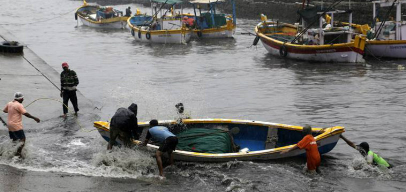 661 Fishermen Still Missing After Cyclone Ockhi Rampage,Mango News,661 Fishermen Missing,Defence Minister Nirmala Sitharaman,661 Fishermen Missing in Tamil Nadu and Kerala,Cyclone Ockhi Breaking News,Tamil Nadu Latest News