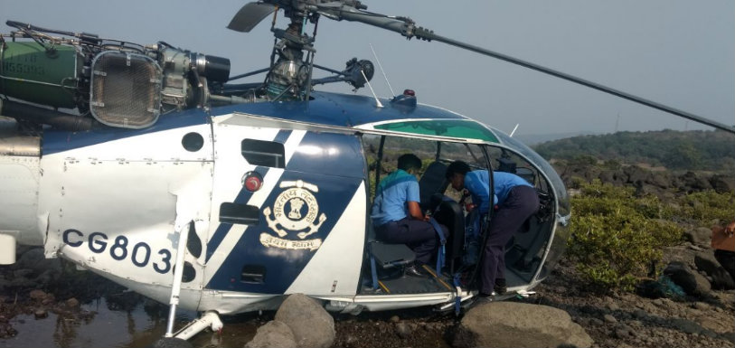 Indian Coast Guard Helicopter Crash Landed In Maharashtra,Mango News,Breaking News Headlines,Latest News Live Updates,Politics News India,Indian Coast Guard Helicopter Crash,Maharashtra Breaking News,Coast Guard Helicopter Crash In Maharashtra