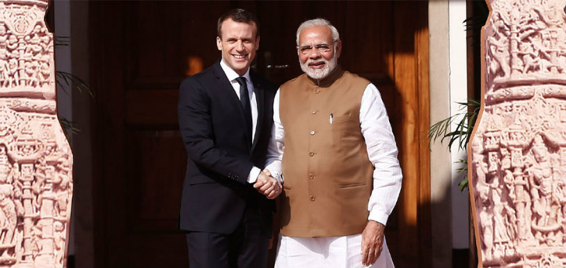 PM Modi And President Macron Inaugurate UP,UP Largest Solar Plant,Mango News,Breaking News Headlines,Latest News Live Updates,PM Modi and French President Macron in Varanasi,Deen Dayal Hastkala Sankul,UP Solar Power Plant in Mirzapur,UP Biggest Solar Plant
