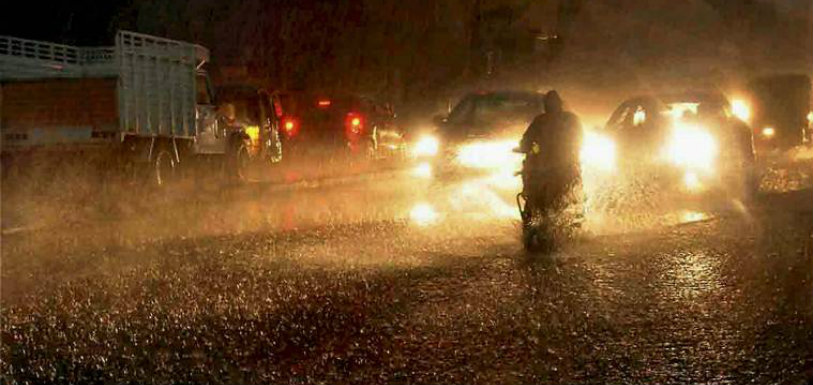 Hyderabad Heavy Thunderstorm Kills Two,Mango News,Breaking News Headlines,India News Live Updates,Hyderabad Breaking News,Hyderabad Heavy Rain,Telangana Heavy Rains