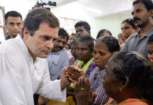 Kerala Floods: Rahul Gandhi Praises The Fishermen Kerala Floods: Rahul Gandhi Praises The Fishermen, Congress Chief Rahul Gandhi in Kerala today, Rahul Gandhi Visits Flood Hit Areas of Kerala, Flood Affected Areas in Kerala, Flood Relief Camps in Kerala, Mango News, UPA Chief Rahul Gandhi Latest Updates, Mango News,