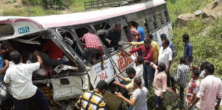 Telangana: 40 Killed And Several Injured In An Accident, 43 dead and 28 injured in Kondagattu bus accident, Fatal accident near Kondagattu Telangana, Reasons behind Kondagattu RTC Bus Accident, Mango News, TSRTC bus skids off road in Jagtial, Kondagattu bus accident Latest News, TSRTC bus falls into valley near Kondagattu in Jagtia