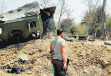 Chhattisgarh: 6 People Injured In A Maoist Attack Chhattisgarh - 6 People Injured In A Maoist Attack, Maoist attack in Bijapur, Chhattisgarh Assembly Elections 2018 Latest Updates, 6 BSF jawans injured in a Maoist attack, Mango News, First phase Chhattisgarh Assembly elections, Second Phase Chhattisgarh Polls, Maoists boycott Chhattisgarh polls, BSF jawans Injured Latest News,