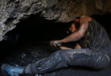 Meghalaya – Thirteen Miners Trapped In A Rat Hole Mine Rat Hole Mine in Meghalaya,Thirteen Miners Trapped In A Rat Hole Mine,Mango News,Breaking News Today,Rat Hole Mine,13 People Trapped in Rat Hole,Meghalaya Coal Mine,Meghalaya 13 Miners,Meghalaya Today News,Illegal Coal Mine In Meghalaya