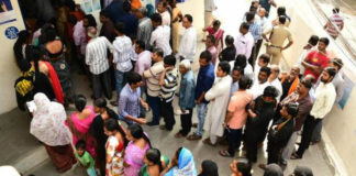 Telangana Elections – Voters Turn Violent, Telangana Assembly Elections 2018 Updates, Telangana elections Latest News and Updates, Voters Beat Up Polling Official, Huzurnagar Polling officer Beaten By Voters, Voters Beats Officer in Suryapet, TS Assembly Polls Latest News, Voting in Telangana Latest Update, Mango News