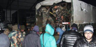 Sikkim - Indian Army Rescues Over 2,000 Tourists, Indian Army has rescued around 2500 tourists, Army Sikkim rescue, Indian army rescue in Nathula, Nathula latest news, snowfall in Sikkim, Mango News, Army rescue operations at Sikkim, Nathu La Pass snowfall
