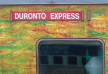 Duronto Express Theft In AC Coaches,Mango News,Breaking News Today,Delhi Duronto Express,Jammu Delhi Duronto Express Robbery,Duronto Express Train Loot in Delhi,Delhi Latest News,Duronto Express News