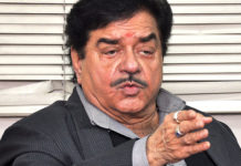 Lok Sabha Elections – Shatrughan Sinha To Contest On INC Ticket? Lok Sabha Elections Shatrughan Sinha To Contest On INC Ticket?, Shatrughan Sinha to contest election, Lok Sabha Elections 2019, Actor Shatrughan Sinha latest news, Lok Sabha Polls live updates, Shatrughan Sinha Congress ticket latest update, Mango News, Shatrughan Sinha to Contest Lok Sabha Polls